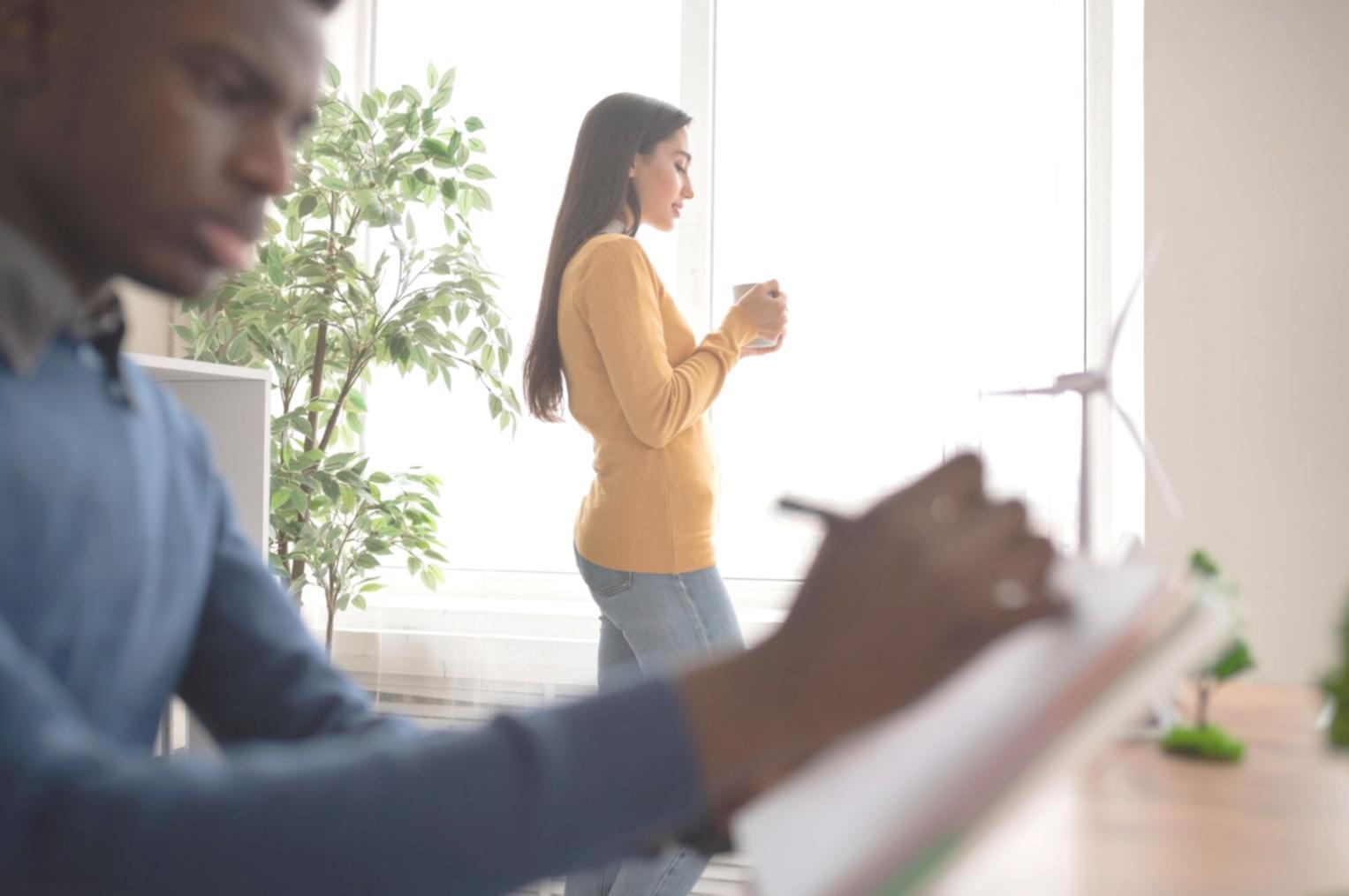 Modelo LBO con estructura de deuda y análisis de retornos